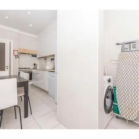 Houze Comfortable In Laranjeiras * リスボン